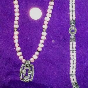 Elegant Pink and Silver Necklace with Lustrous Beads